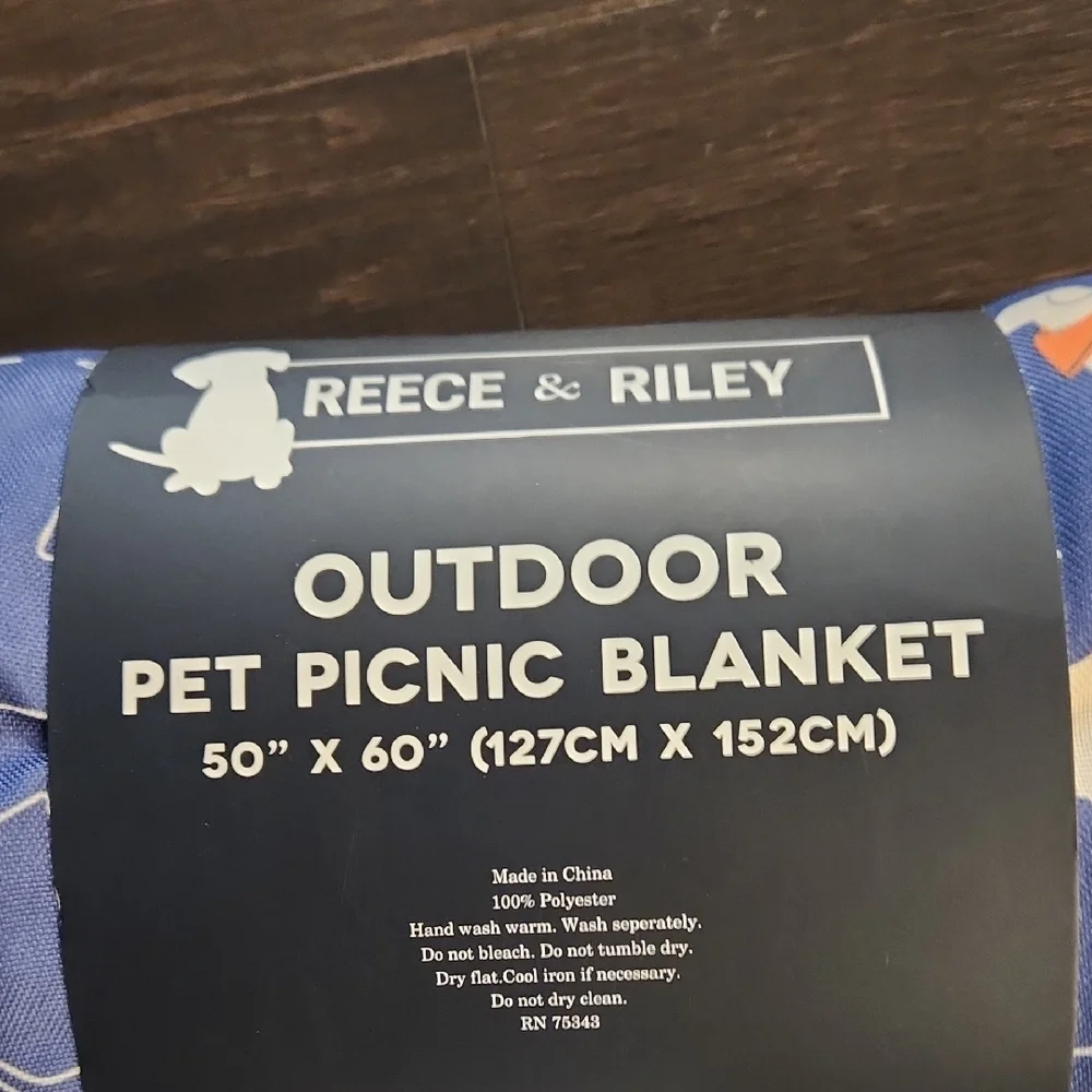 Blue Outdoor Pet Picnic Blanket NWT
